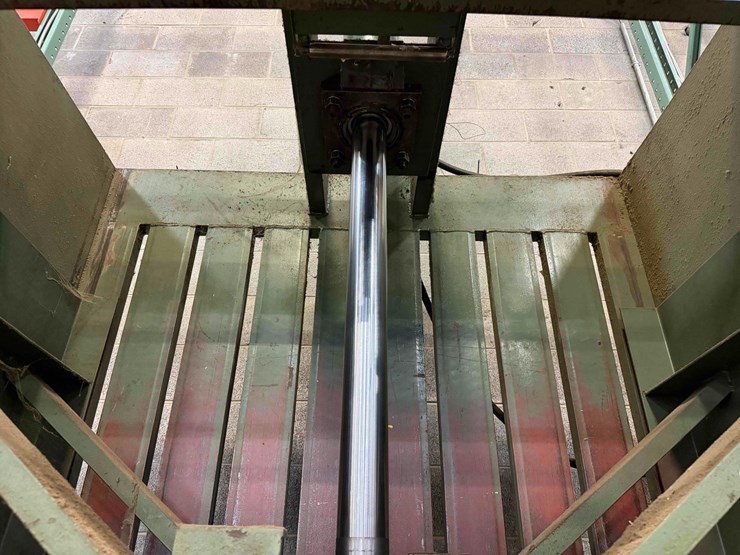 philidelphia-tramrail-2300-hd-vertical-baler-image-7