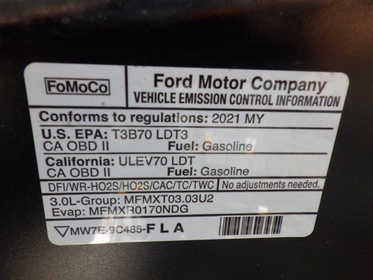 2021-ford-explorer-image-13