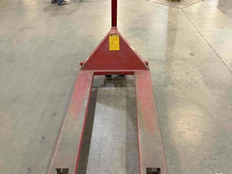 manual-pallet-jack-image-2
