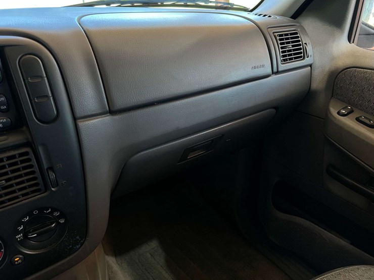 2002-ford-explorer-image-35