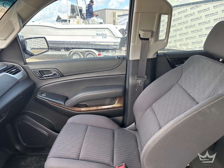 2020-chevrolet-tahoe-image-13
