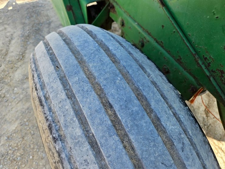 john-deere-346-image-31