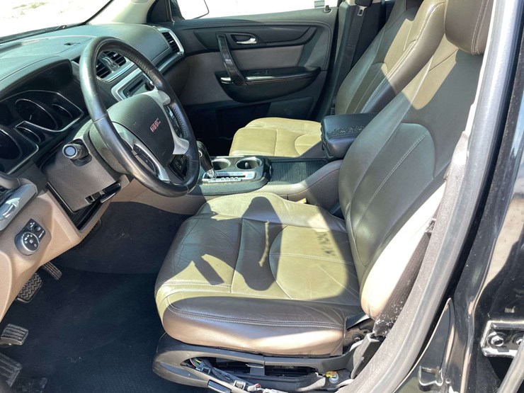 2016-gmc-acadia-image-10