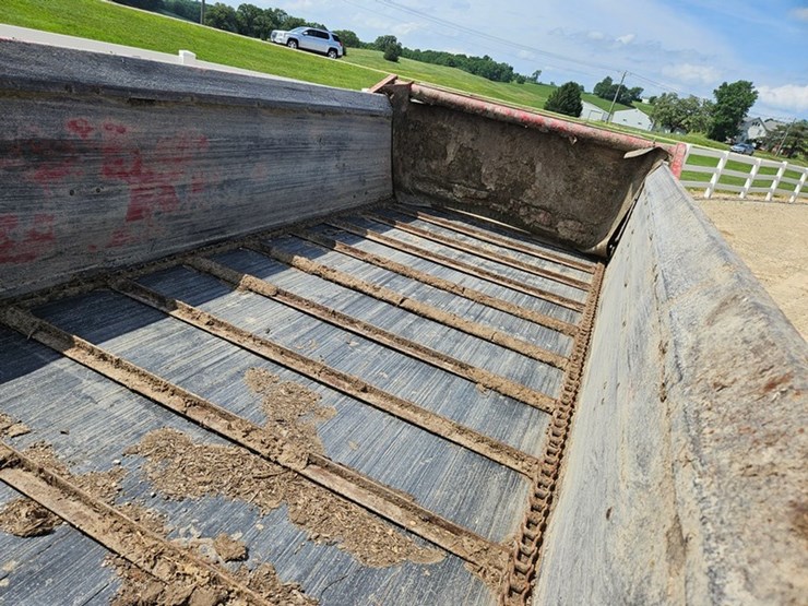 new-holland-195-image-17