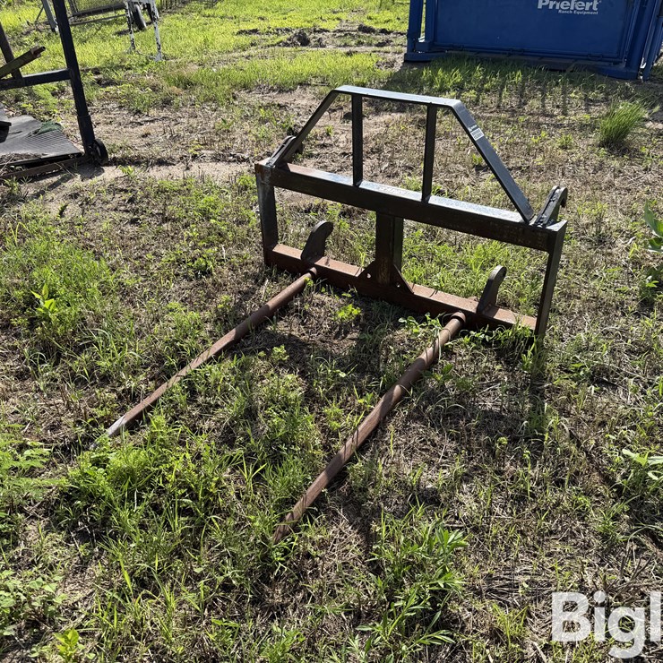 Tri-L Loader Bale Spear