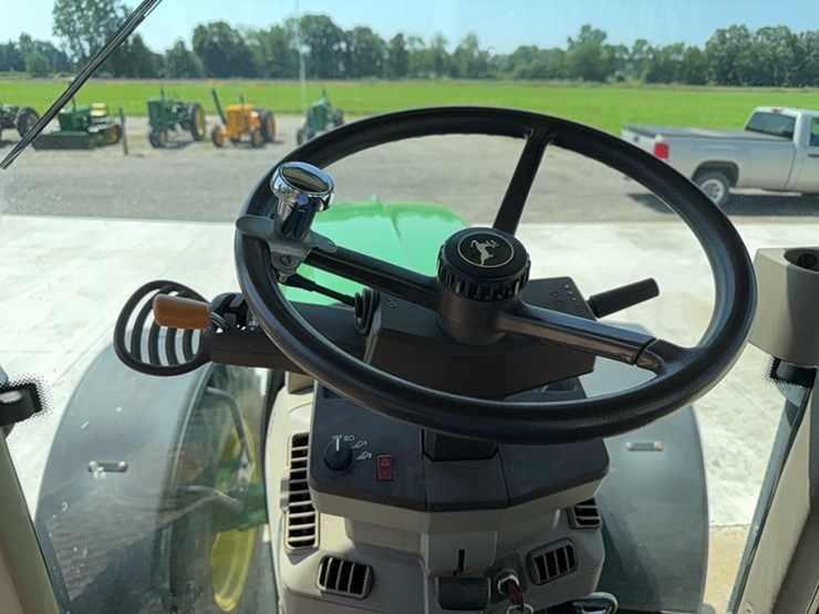 john-deere-7520-image-43