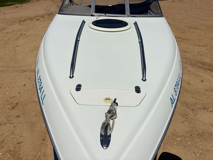 2004-stingray-200cs-cabin-boat-w/trailer-image-15