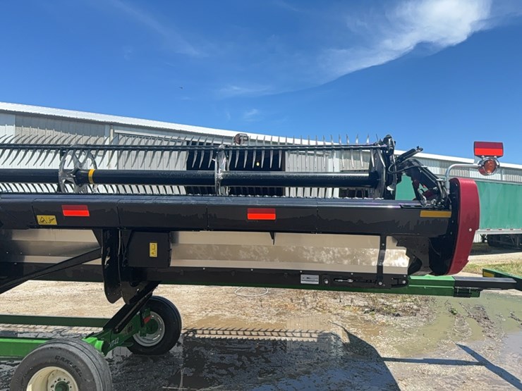 2023-case-ih--fd240-draper-head-image-14