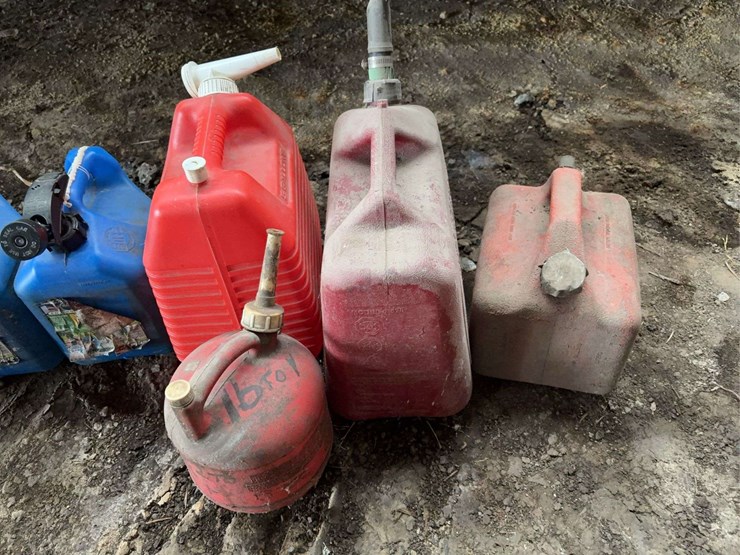 (7)-plastic-fuel-and-utility-containers-image-4
