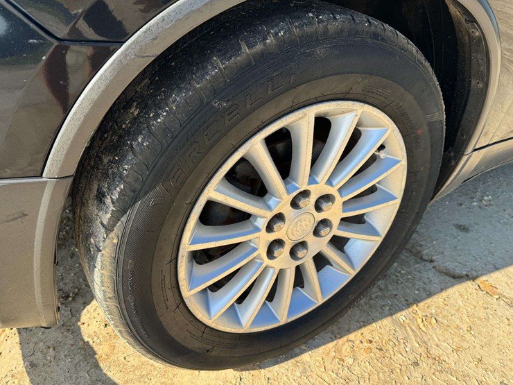 2012-buick-enclave-image-29