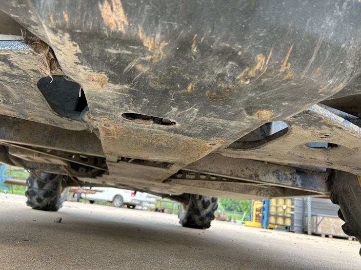 2019-john-deere-gator-image-21