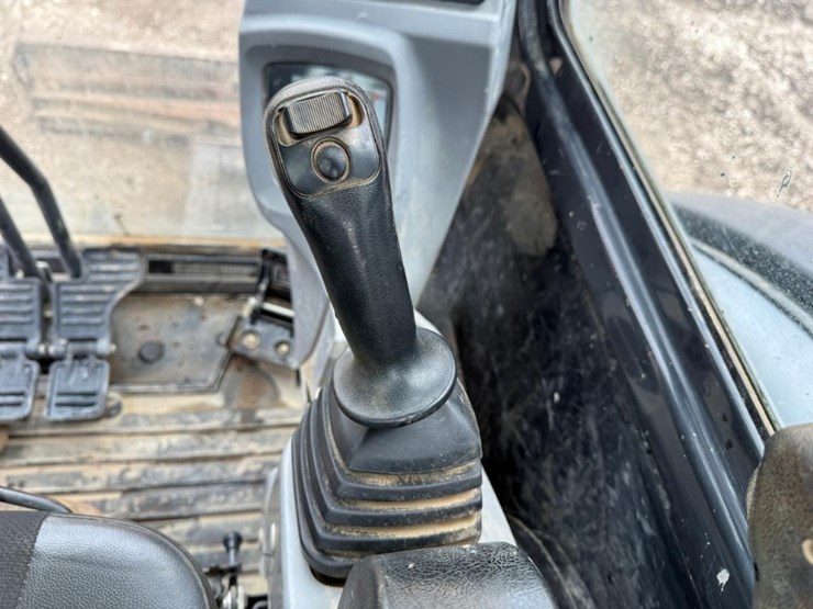 kubota-kx040-4-image-21