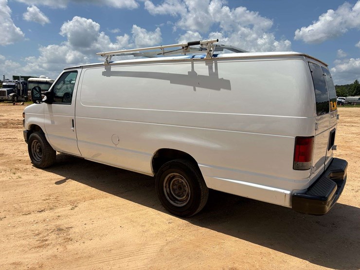 2013-utility-van-image-2