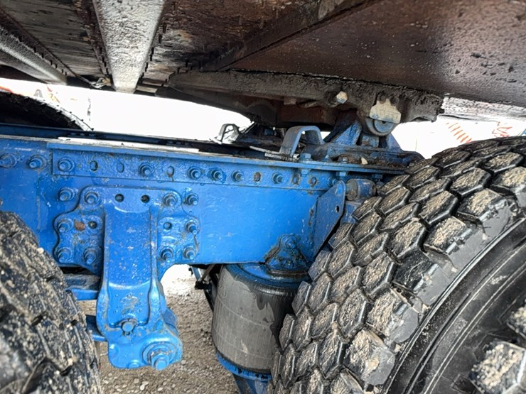 2012-mack-cxu613-image-13