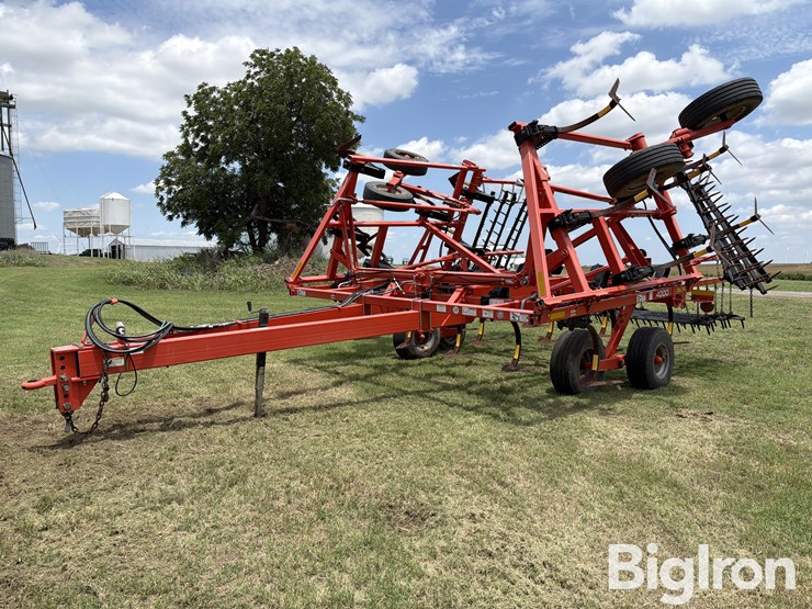 2018-kuhn-4000-25w-25’-field-cultivator-image-1