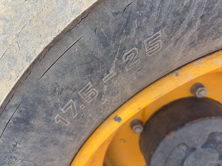 2011-jcb-510-56-image-42