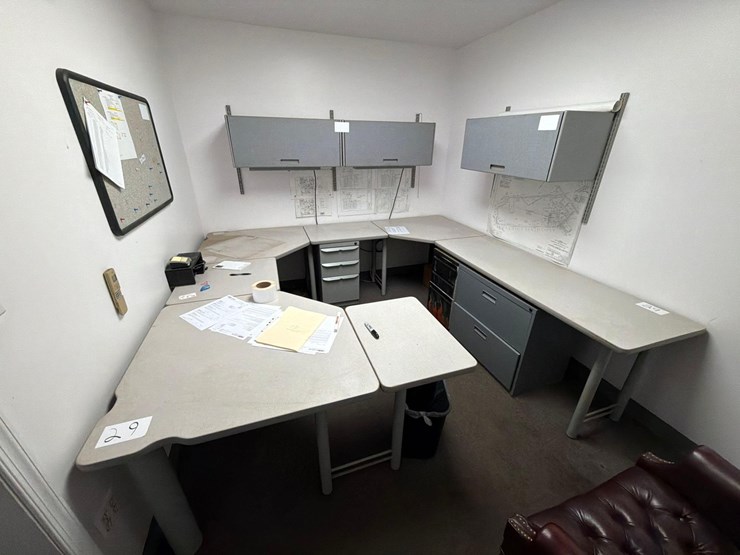 8'-x-8-1/2'-sectional-desk-image-1