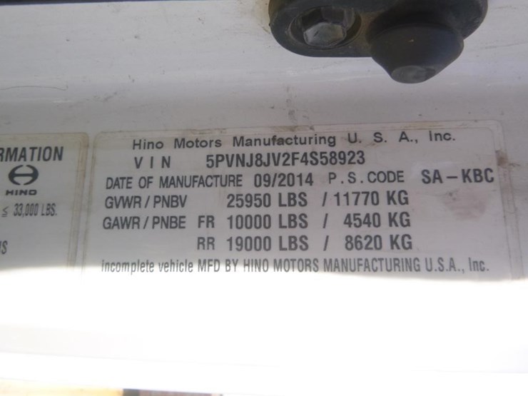 2015-hino-268-image-38