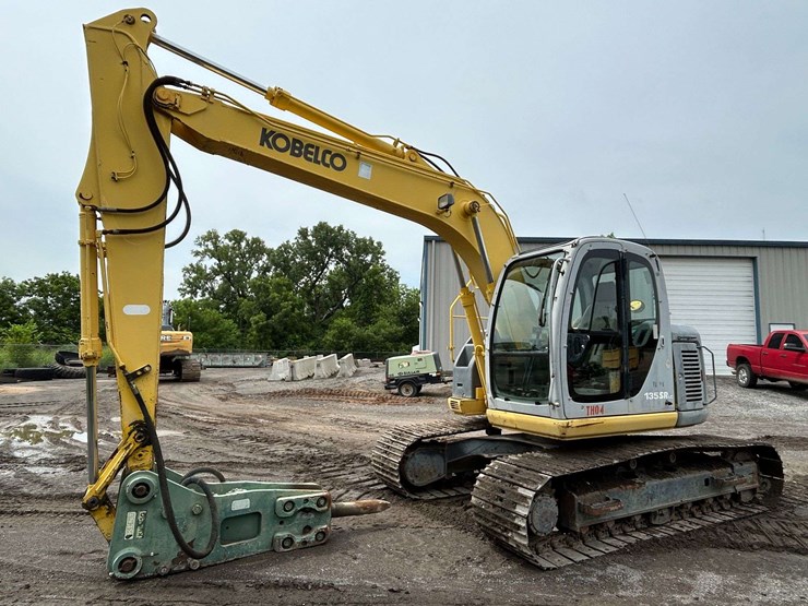 2003-kobelco-sk135sr-lc-image-1