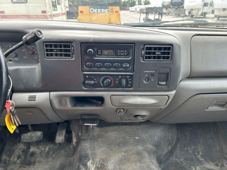 2002-ford-f550-image-15
