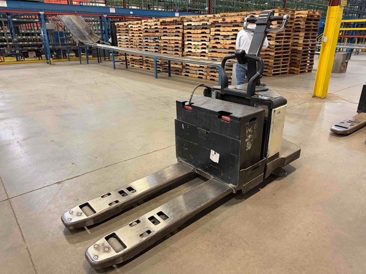 electric-pallet-jack-image-7