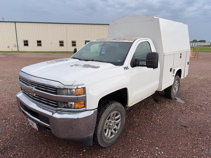 2015-chevrolet-silverado-3500-image-1