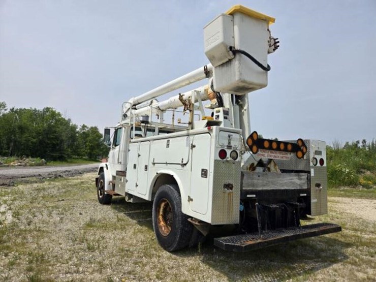 2000-freightliner-fl80-image-8