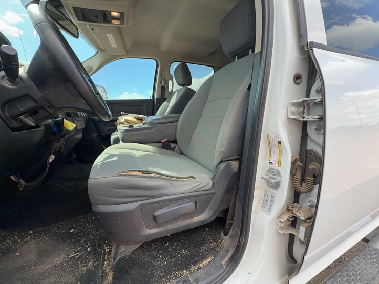 2016-dodge-2500-image-22