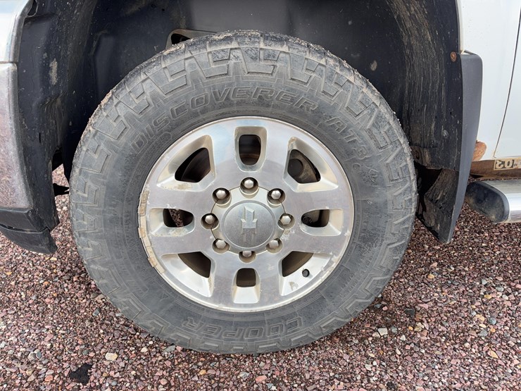 2011-chevrolet-silverado-2500-image-29