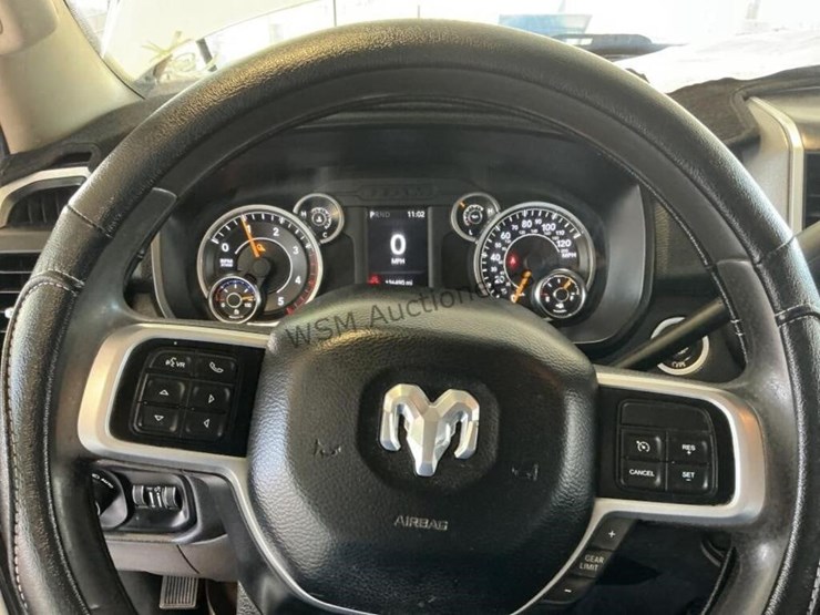 2019-dodge-3500-image-18
