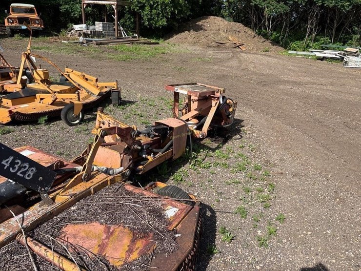 woods-4328-3pt-ditch-bank-mower-image-3