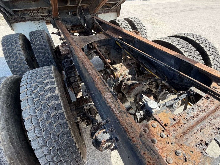 2006-mack-granite-ct713-image-25