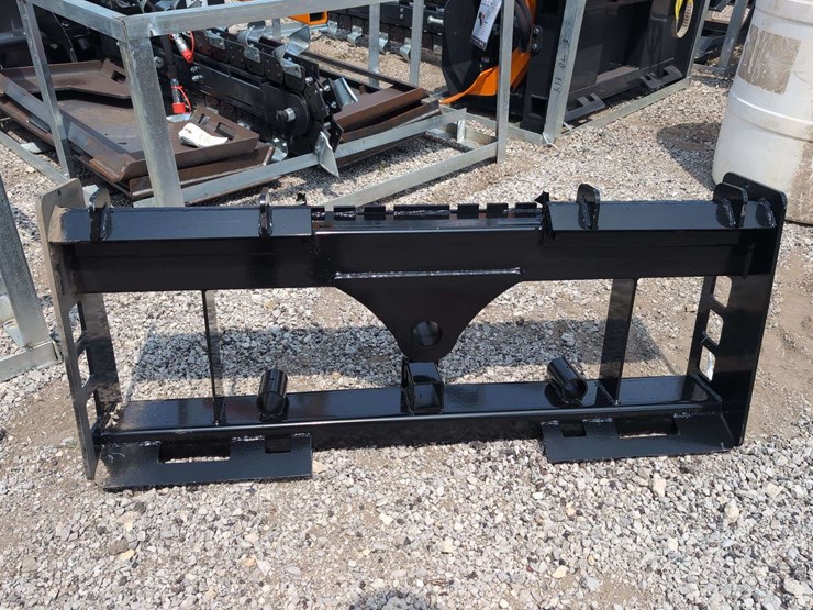 (1)-wolverine-skid-steer-attachment-pff3-13-45w-image-1