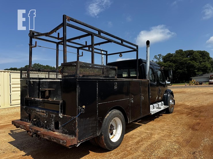 2004-freightliner-business-class-m2-106-image-5