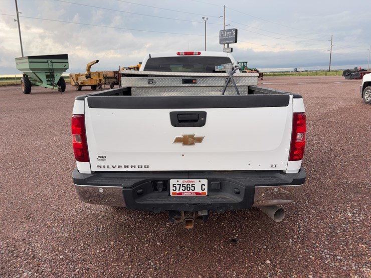 2011-chevrolet-silverado-2500-image-6