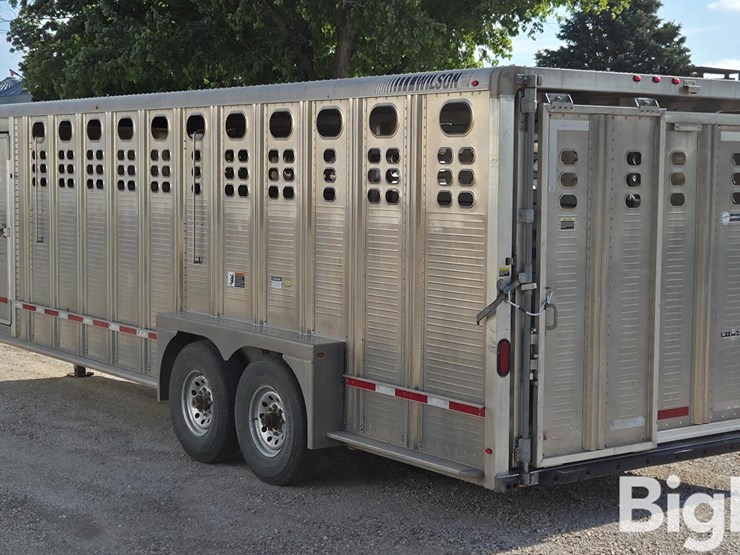 2014-wilson-livestock-trailer-image-7