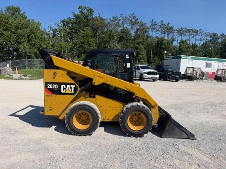 2014-caterpillar-262d-image-2