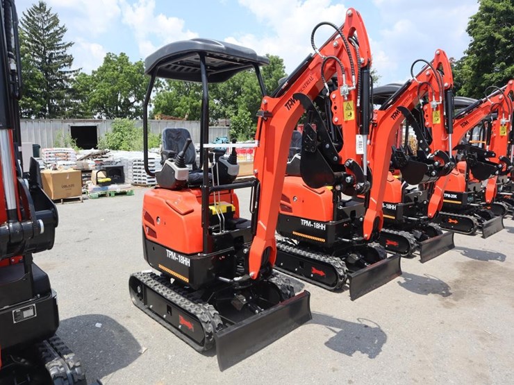 tpm-18hh-mini-excavator-image-2