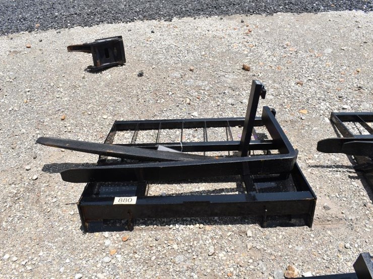 skid-steer-pallet-fork-image-1