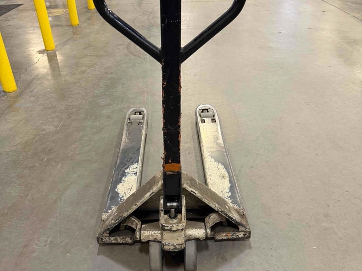 manual-pallet-jack-image-3