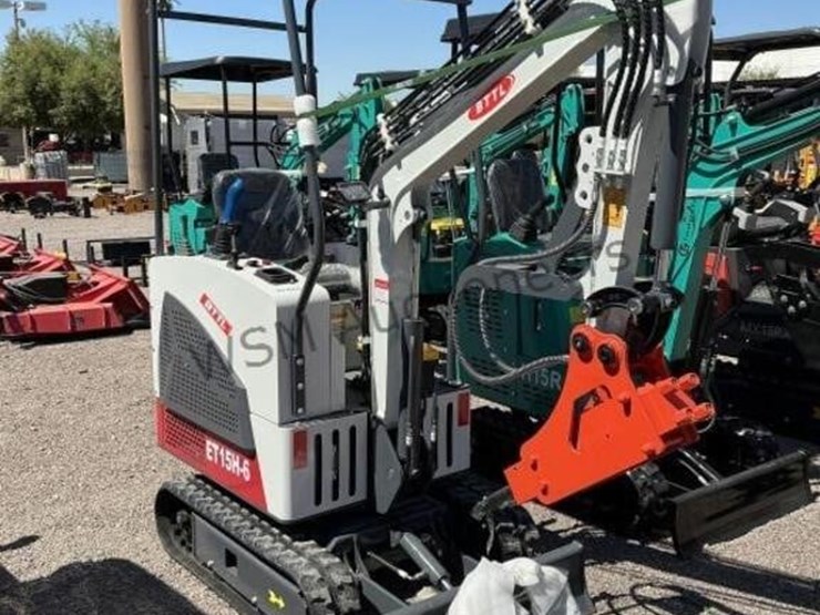 2025-battler-et15h-mini-excavator-image-1