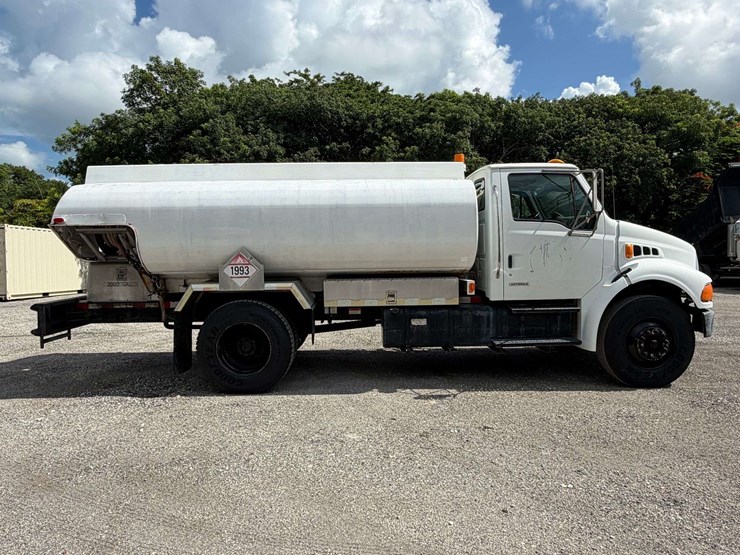 2002-sterling-m8500-image-6