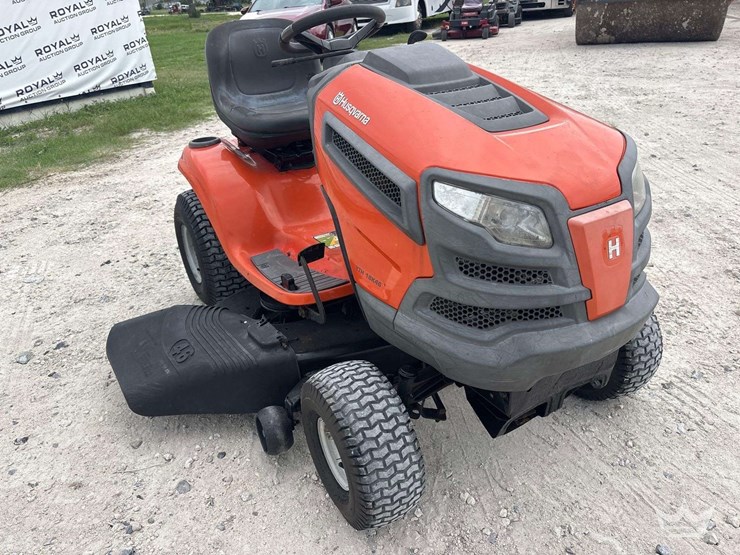 2014-husqvarna-yth18k-46in-riding-lawn-mower-image-2
