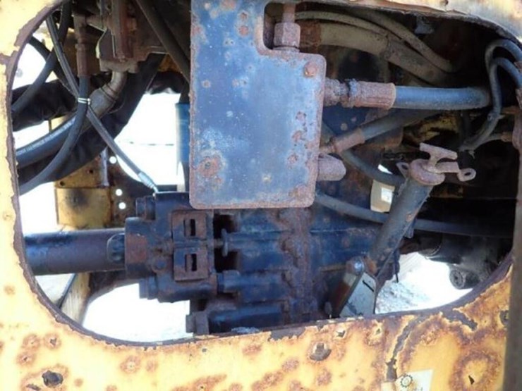 2011-new-holland-w110b-image-43