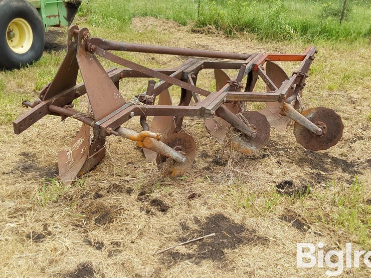 ford-4x14"-mounted-plow-image-1
