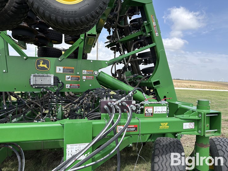 2023-john-deere-n560-image-9