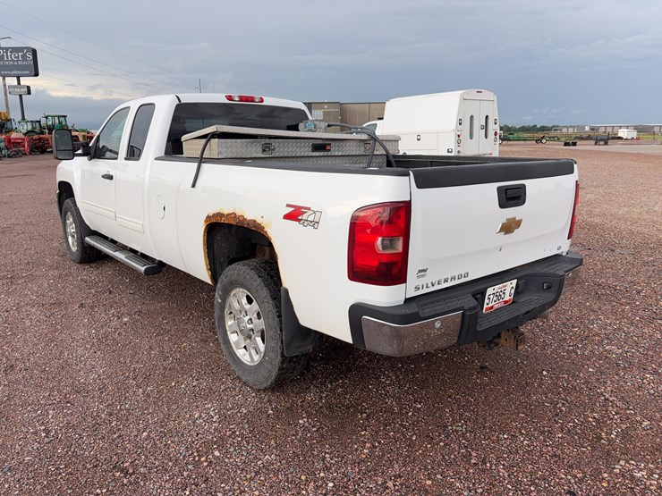 2011-chevrolet-silverado-2500-image-7