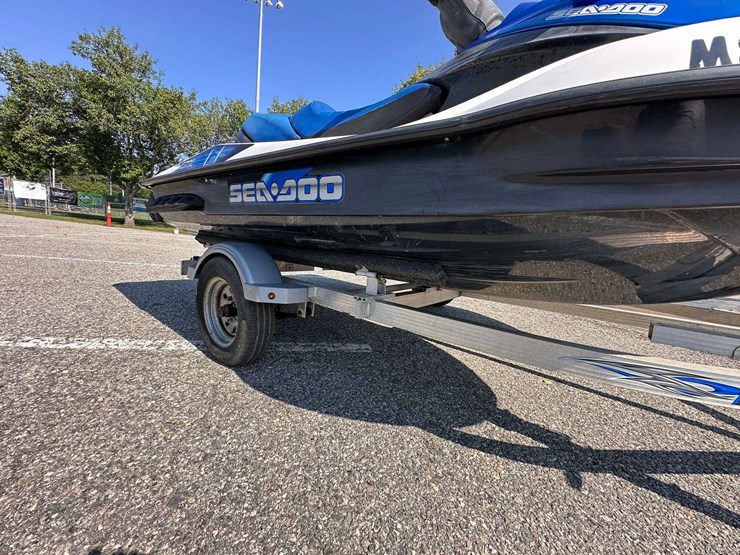 2007-sea-doo-gtx-4-tec-jet-ski,-2006-sea-doo-gtx-4-tec-jet-ski,-w/2017-triton-dual-ski-trailer-image-33