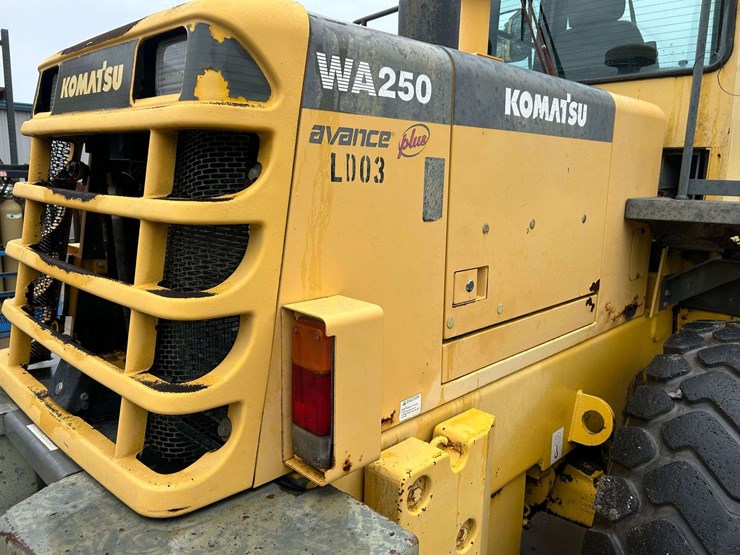 2003-komatsu-wa250-3mc-image-9