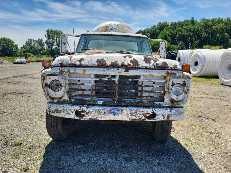 ford-f700-image-47